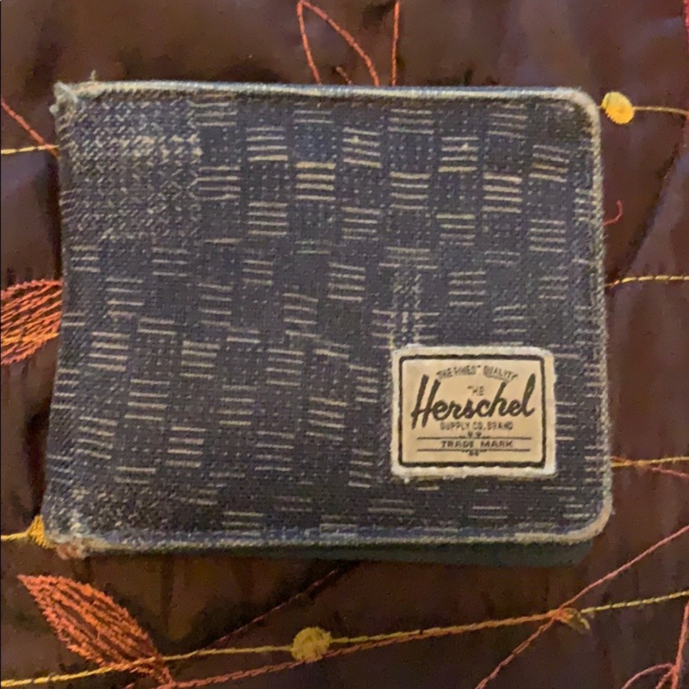 Herschel wallet